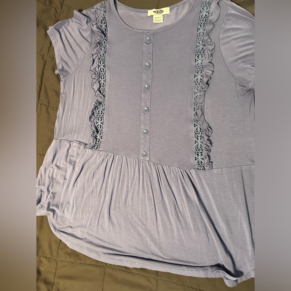 Lace trim peplum